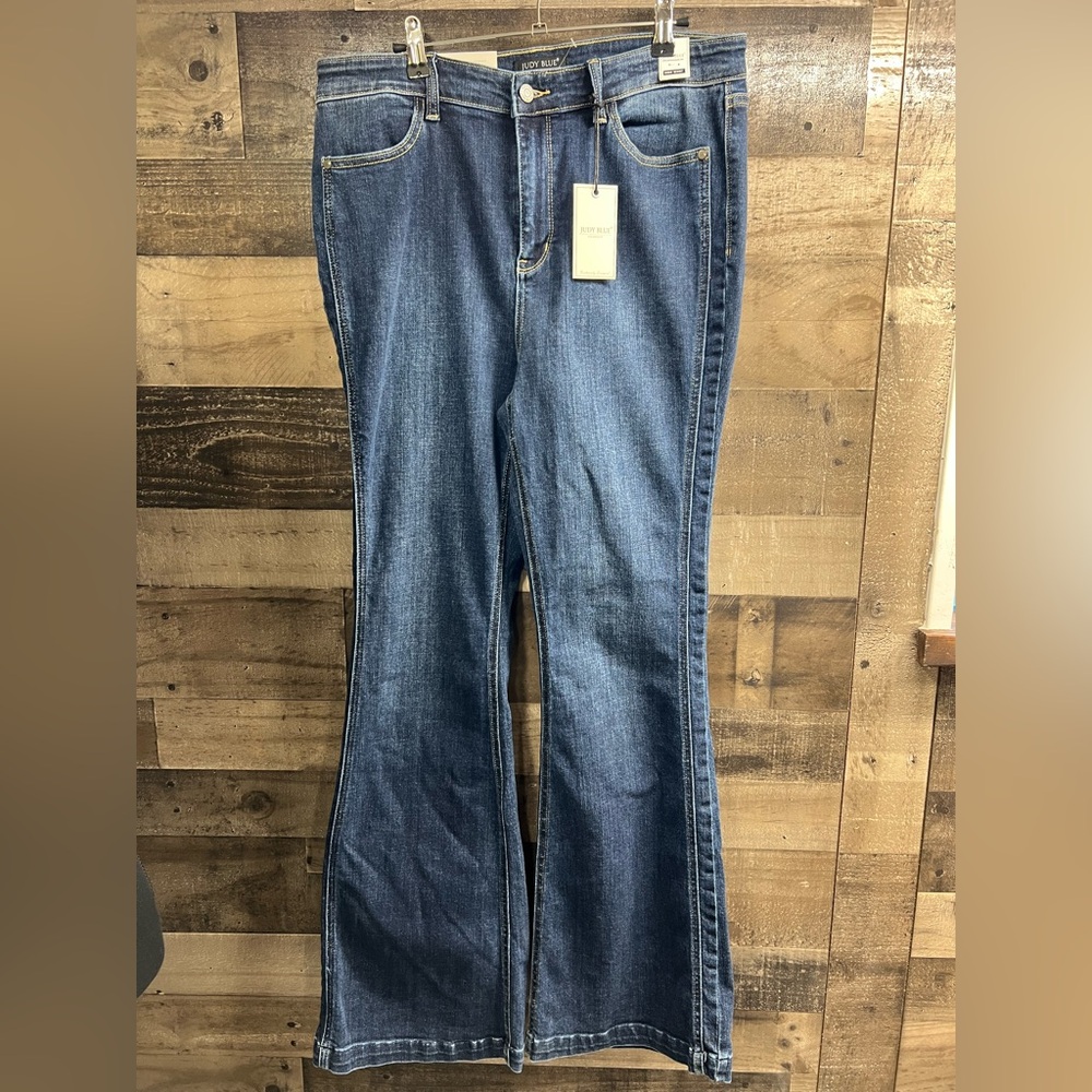 ❌SOLD❌NWT JUDY BLUE Women's Blue Flared Jeans Size 15/32 - Picture 1 of 4